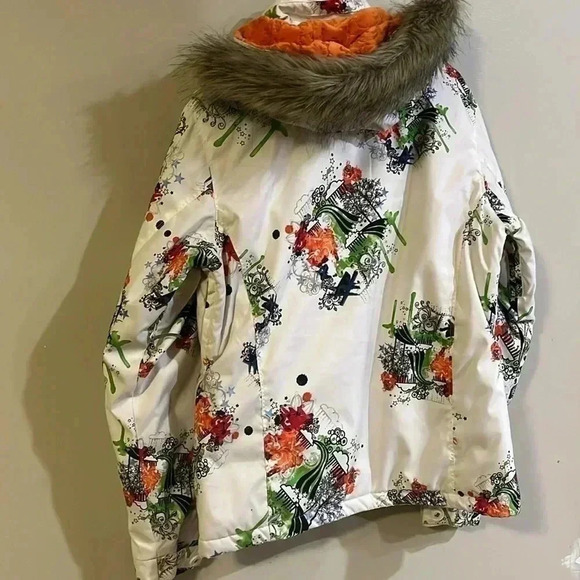 ❤️Host Picks❤️[L] CORE 5000 mm Powder Room  ski/snowboard jacket - Picture 9 of 13